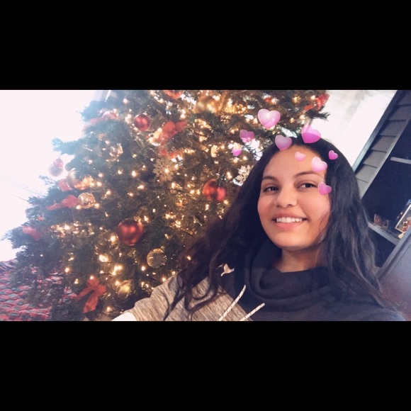 Meet your Posher, Jessica - Picture 3 of 8